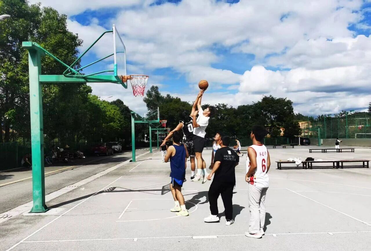 1762245960144037567.jpg b796452747a856980e7a9ac3b447141d.jpg